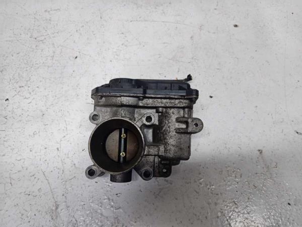 BOITIER PAPILLON RENAULT/DACIA 1.2 ESSENCE - Vue 1